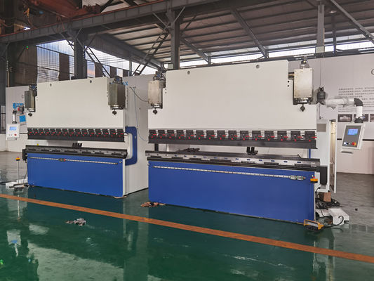 Dây chuyền sản xuất cột đèn đường 4mm Tandem Press Brake 6000mm